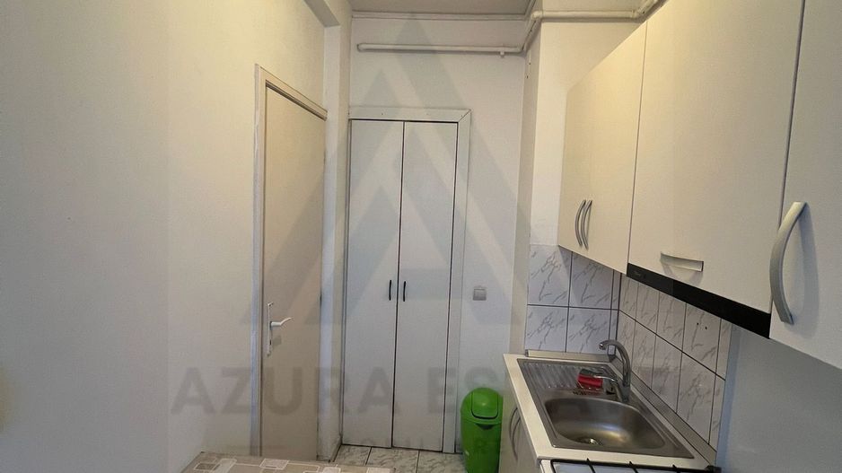 Apartament 2 camere bucatarie inchisa etaj 1 baie cu geam in Strand - Poză 8