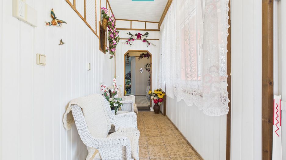 Casă cu 6 camere în Sânicolau Mare Timiș - Poză 7