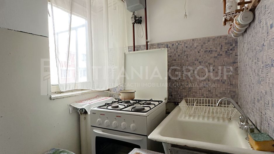 Garsonieră de vânzare în Bd. Victoriei cu vedere spre Tampa - Poză 4