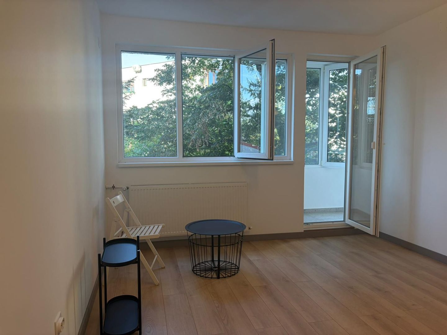 Apartament renovat cu doua camere semidecomandat, piata Domenii - Poză 2