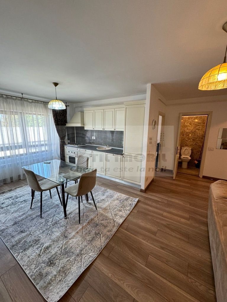 3 camere Tătărași • 74 mp • bloc 2017 • parcare • 220000 € - Poză 2