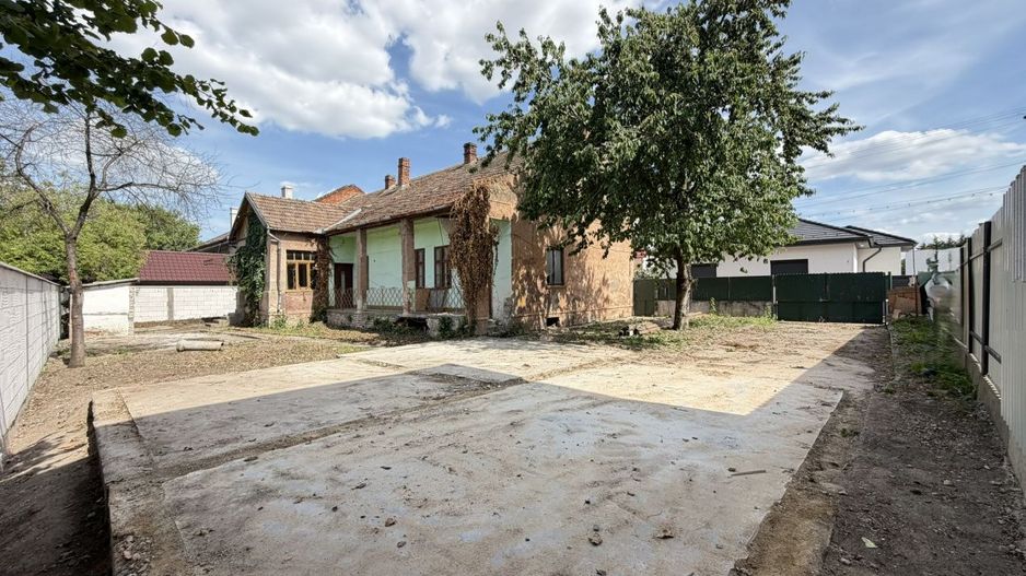 Casă de renovat cu teren 557 mp, central Str. Gh. Barițiu - Carei - Poză 2