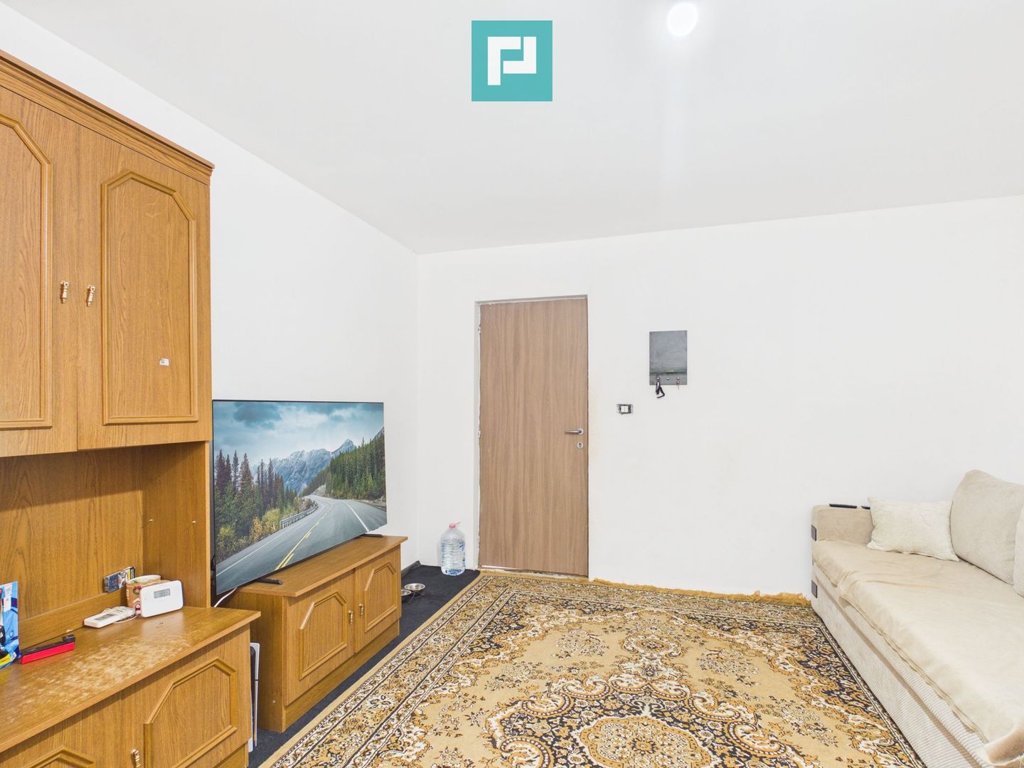 Casă cu teren de 2.134 mp în Sântana | 5 camere - Poză 5