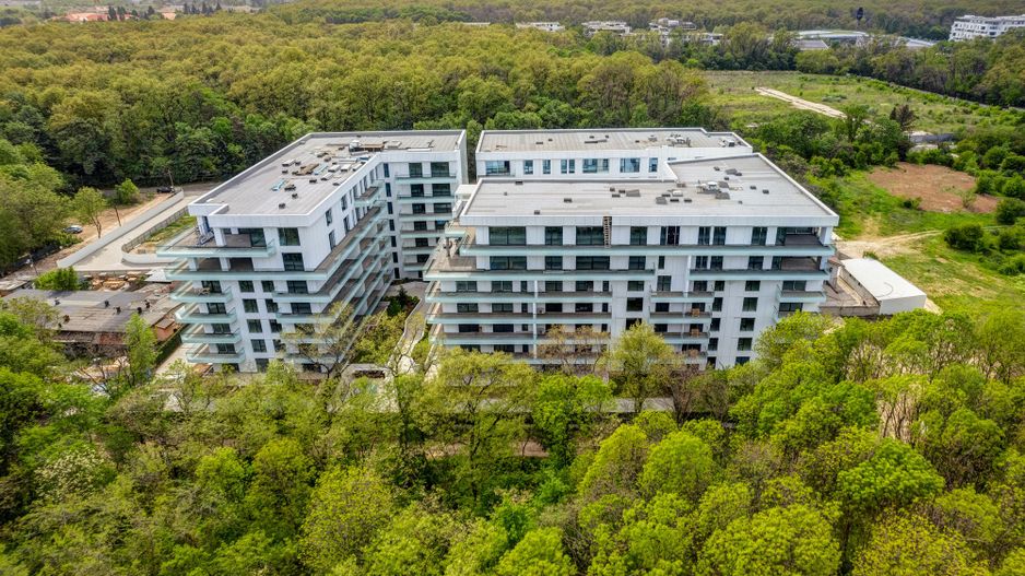 Pines Residence - Poză 1