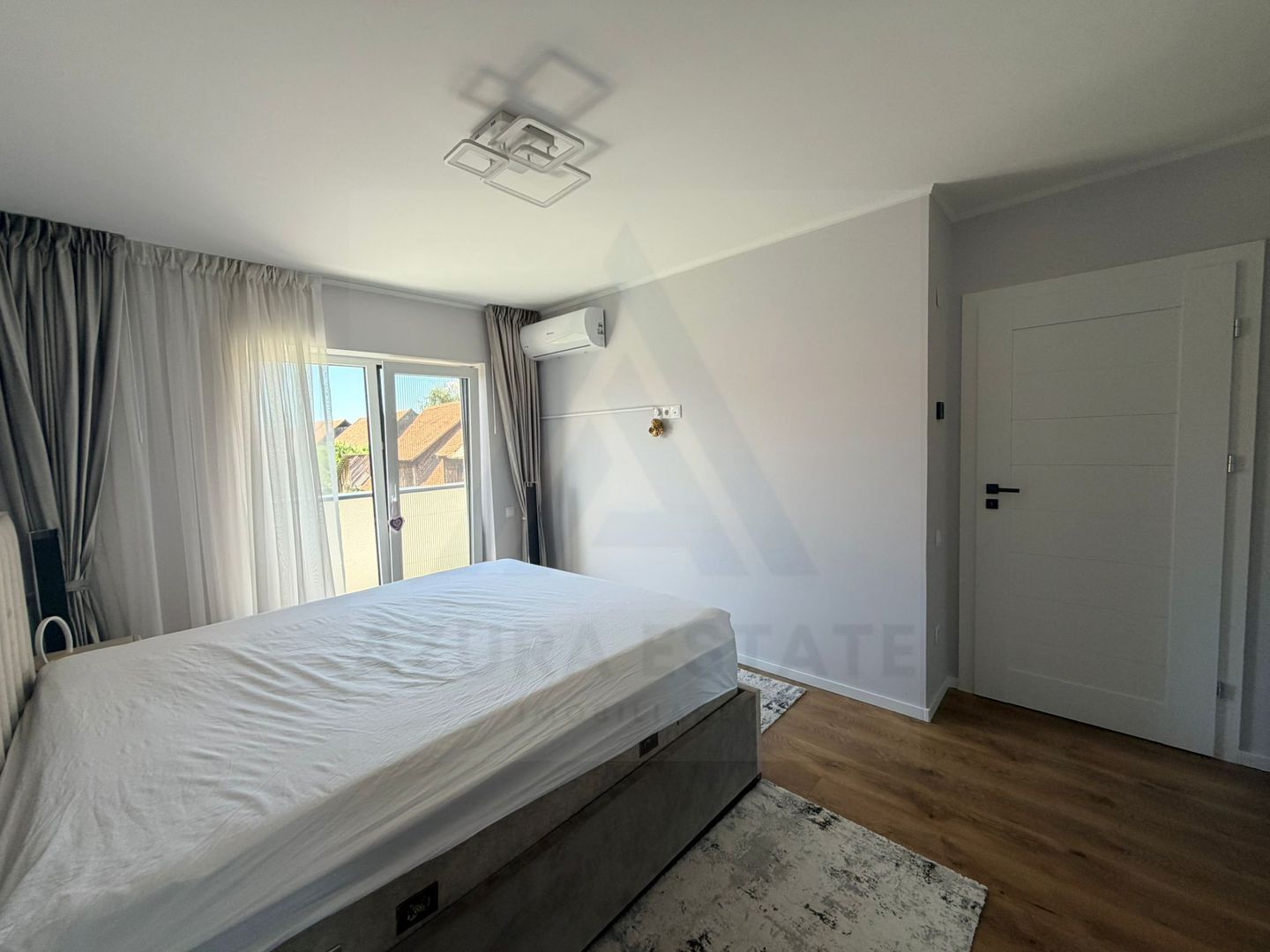 Casa individuala utilata 4 camere 120 mp utili garaj si teren Cristian - Poză 5