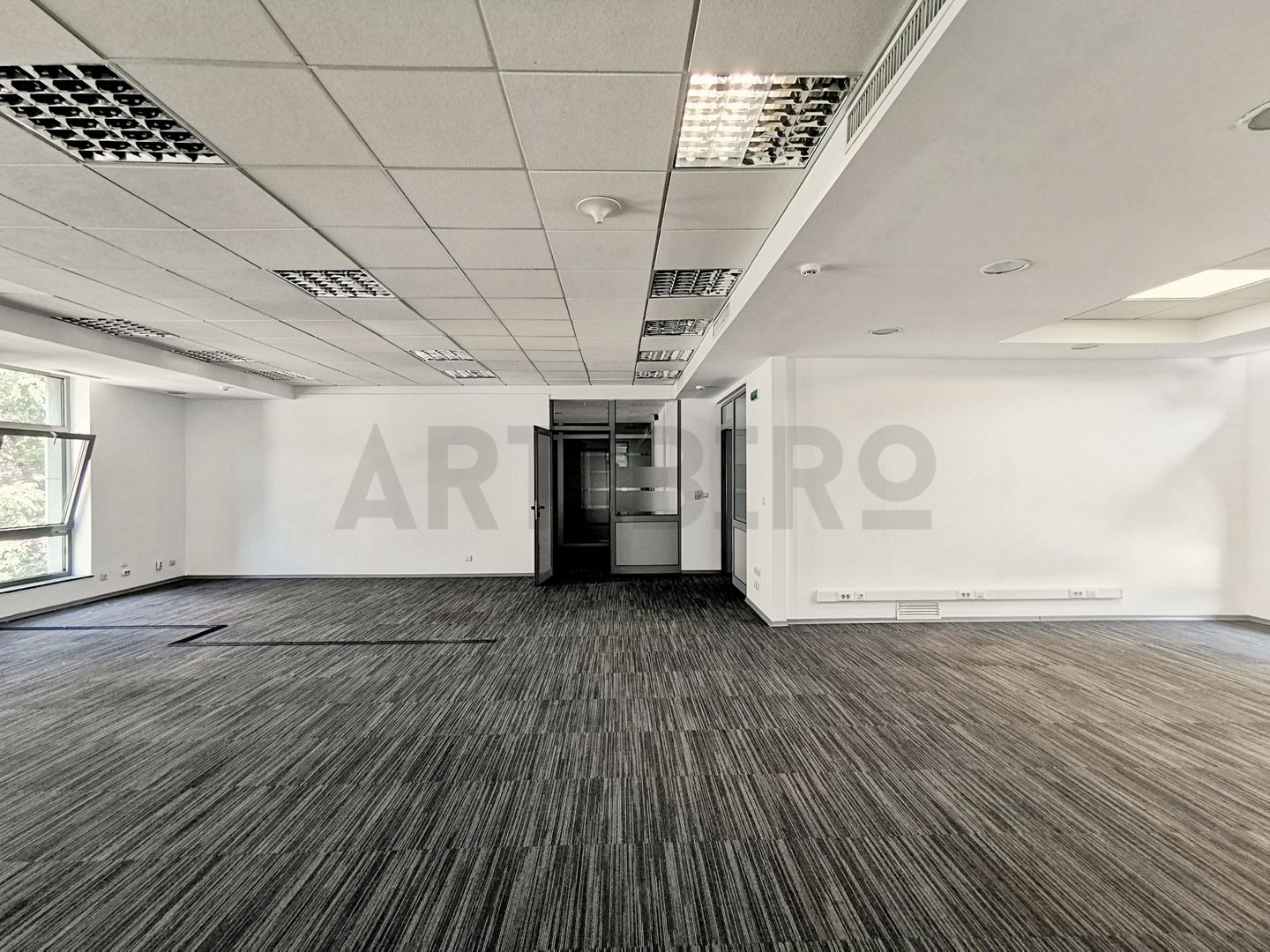 Zero comision, 260-682mp birou mobilat, move-in ready, Romana, 6' metrou - Poză 9