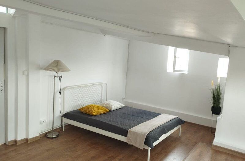 Apartament la mansardă de vânzare – Zona Erou Iancu Nicolae - Poză 5