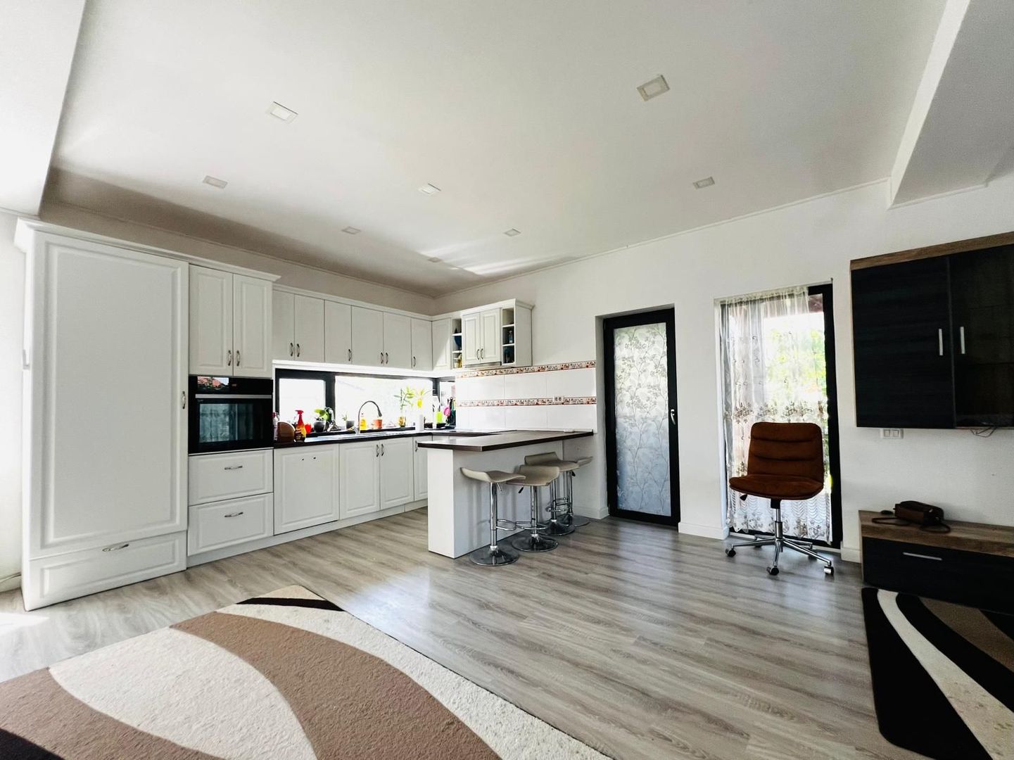 Duplex cu 4 camere, amplasament excelent |Dumbrăvița| - Poză 2