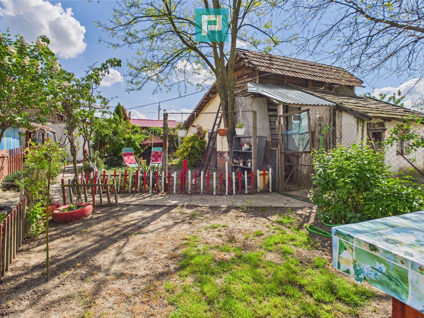 Casă la doar 6km de graniță cu România - Poză 5