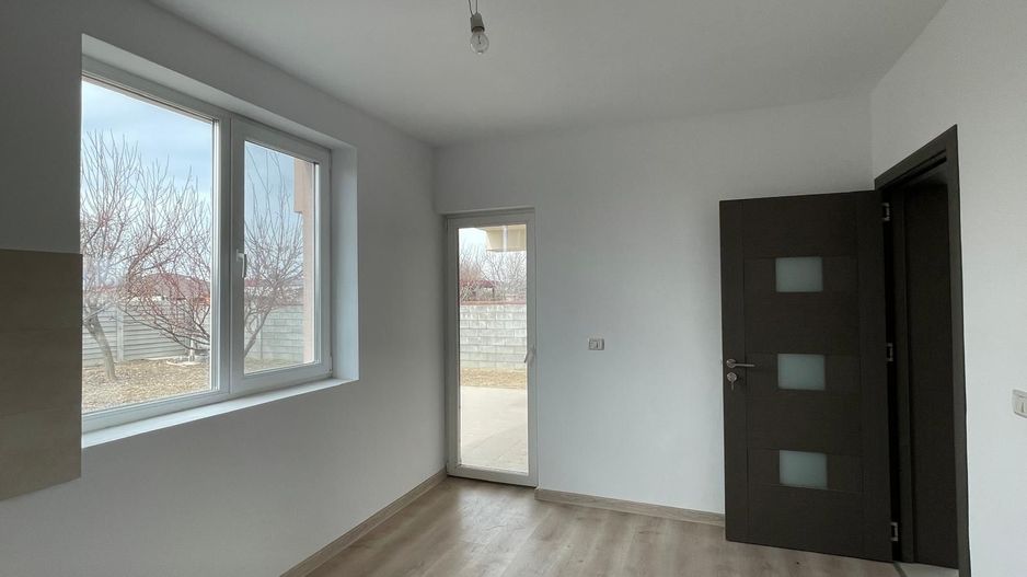 Duplex 4 camere - toate utilitatile - Mosnita Noua - Poză 8