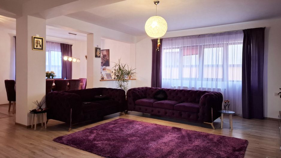 Vila cu 7 camere de vanzare in Paulesti - Poză 1