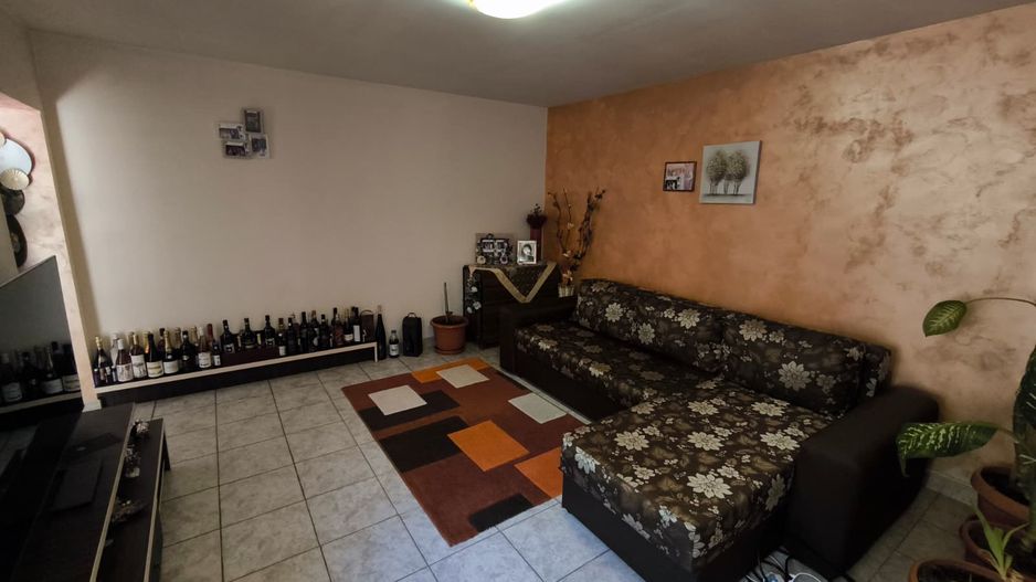 VIILE NOI - casa cu o curte generoasa disponibila imediat - Poză 1