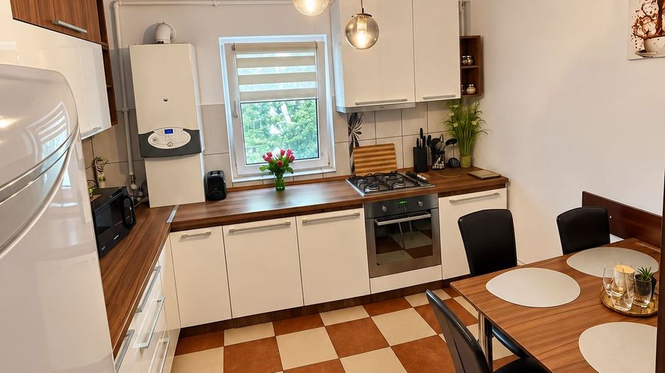 Dambovita | 3 camere | Decomandat | Centrala proprie | 2 bai | 2 balcoane - Poză 7