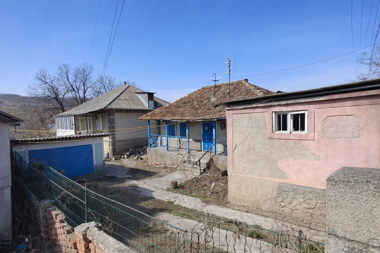 Casă în Grătiesti 8.5 ari  2 case + garaj - Poză 3