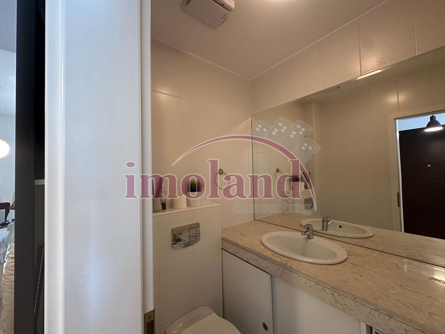 Vanzare - 3 camere cu logie - Complex DV24 - Calea Calarasilor - Poză 15