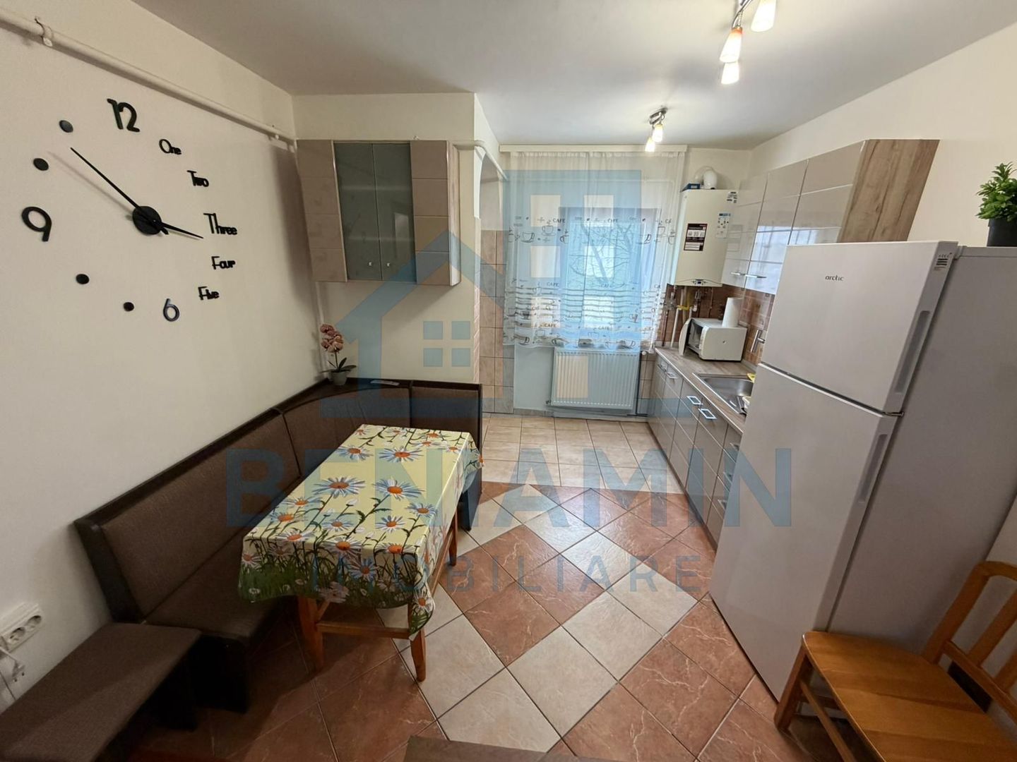 2camere deco-Sara-Medicina-Spital nr1-centrala-apa separat-et 3-liber - Poză 3