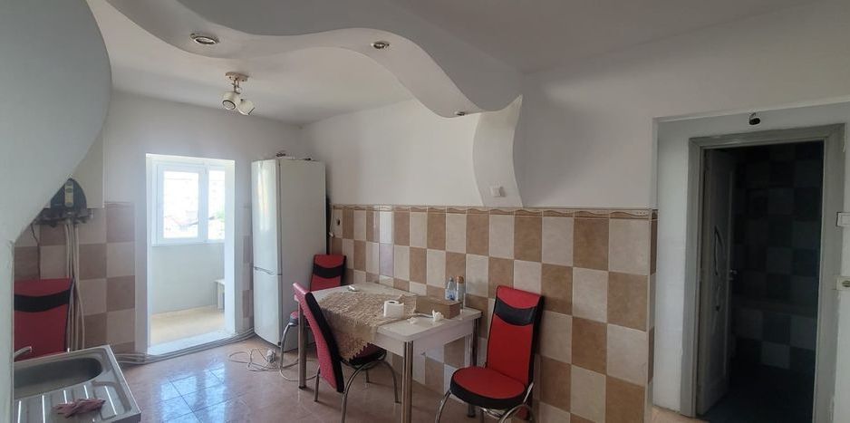 Apartament de vanzare 2 camere, decomandat, et.2 - Poză 3
