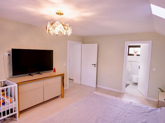 Gata de locuit! Vânzare casa cu 4 camere - Doicesti-Dealul cu Tei - Poză 5