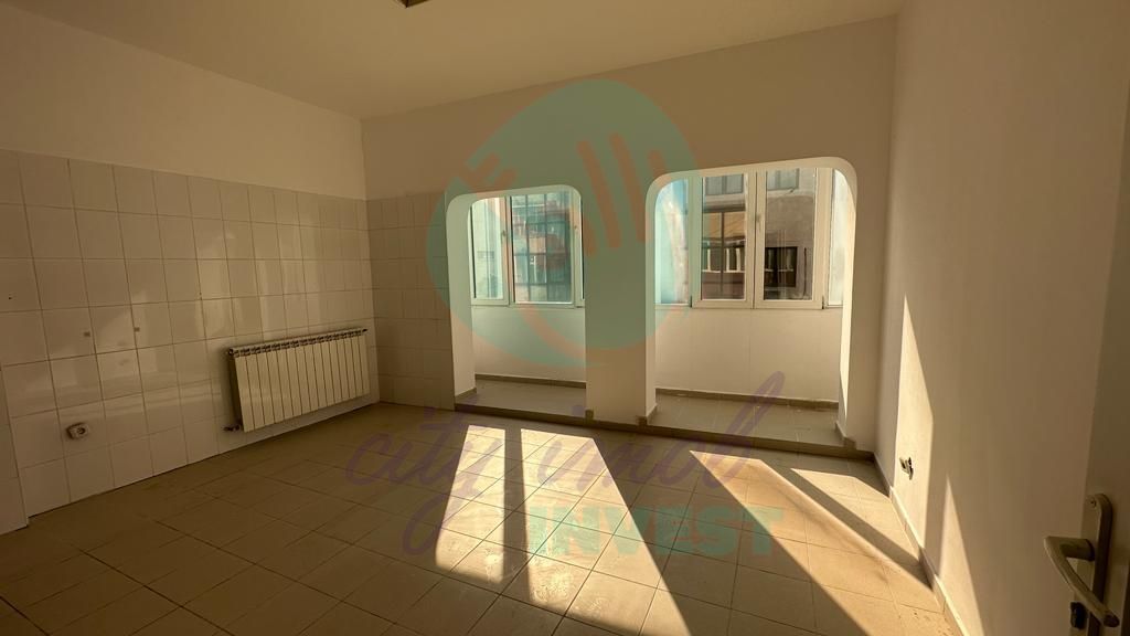 Casa consolidata cu teren de 626 mp - Poză 11