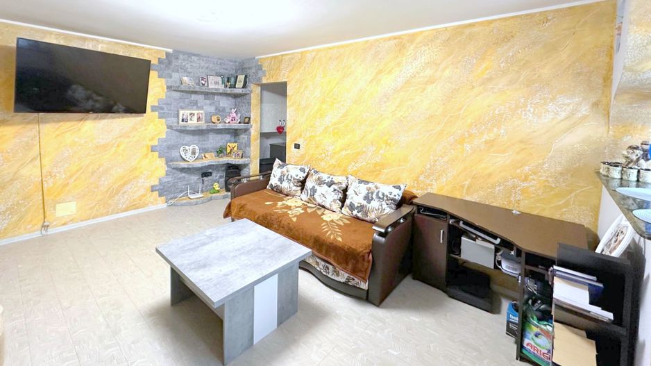 Vanzare - 2 camere, zona Neacsu, Micro 19 - Poză 2