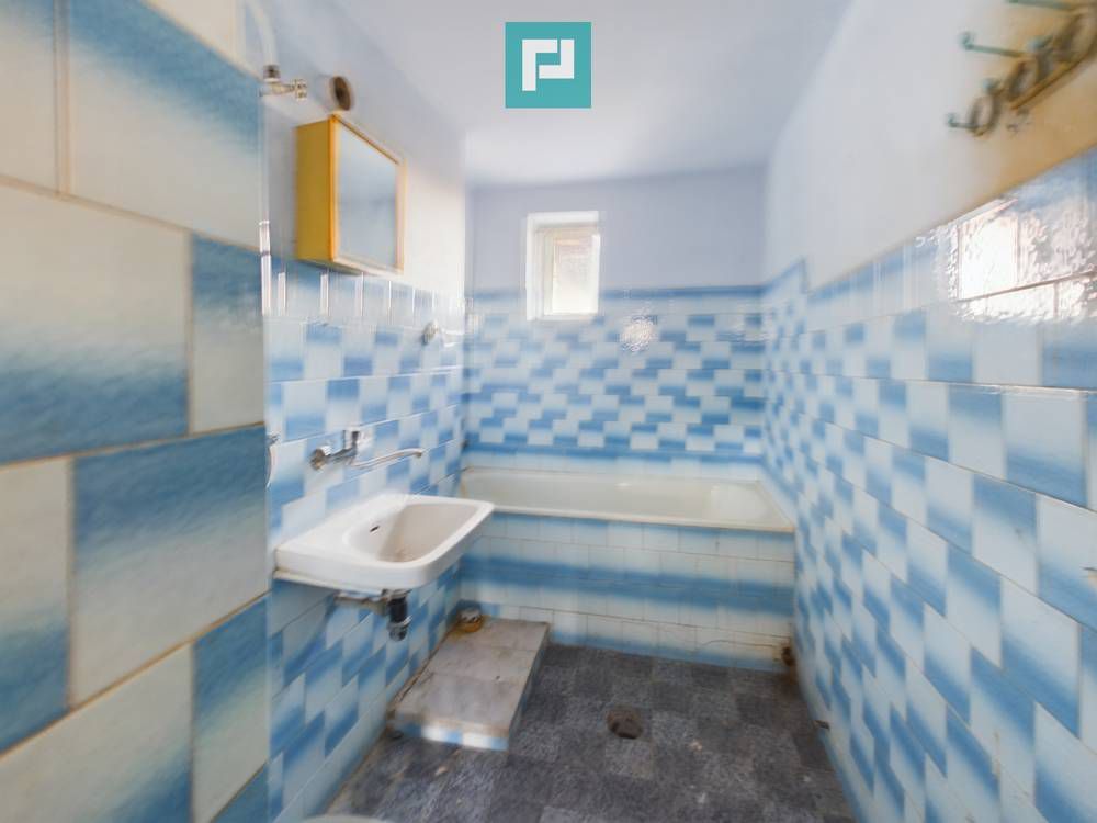 Casă/vilă cu 6 camere în Curtici - Poză 15