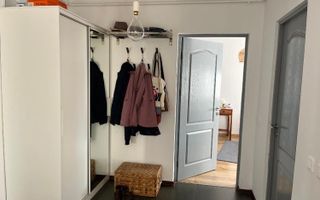 Vând apartament 3 camere, 64 mp + balcon, mobilat, utilat. - Poză 6