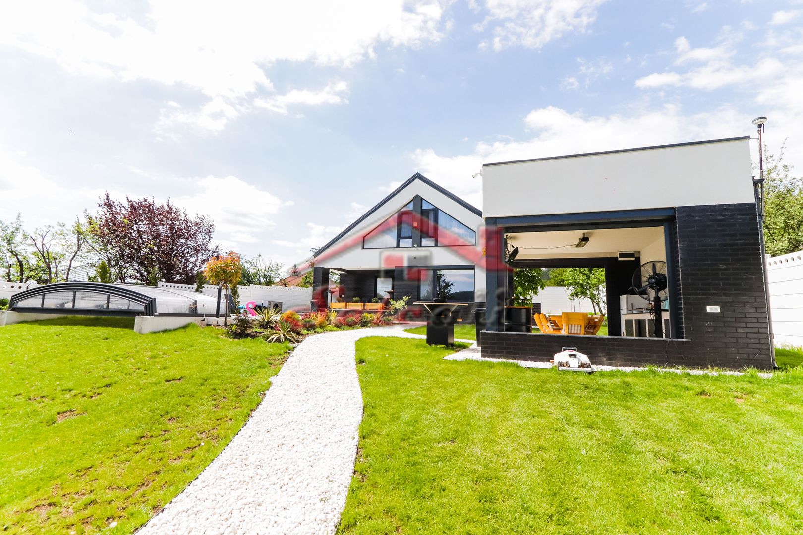 VILĂ MODERNĂ DE LUX CU PISCINĂ, FOTOVOLTAICE ȘI FOIȘOR – BREAZA - Poză 4