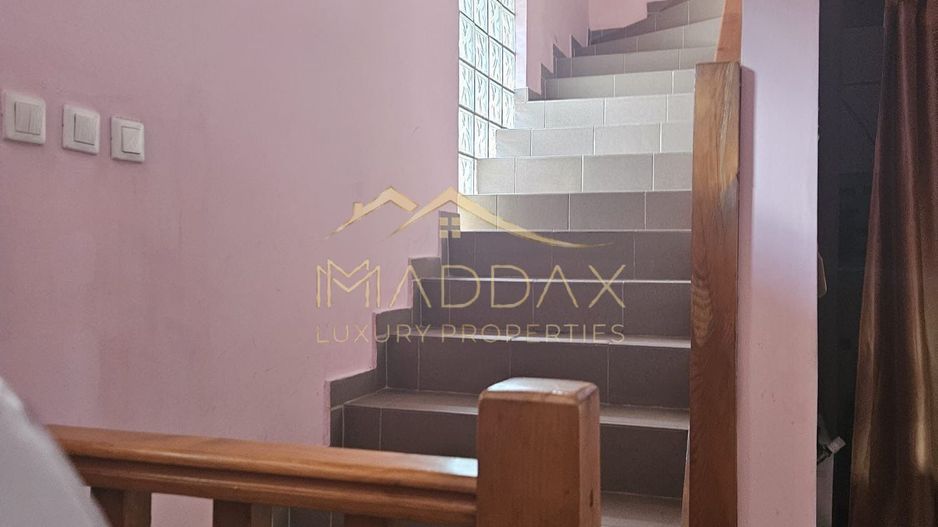 Pensiune 10 camere cu restaurant // Moieciu de Jos - Poză 43