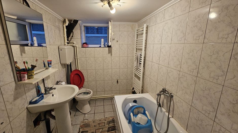 Casa 127mp mobilata/utilata+ anexa+garaj+beci+teren intravilan 1233 mp - Poză 11