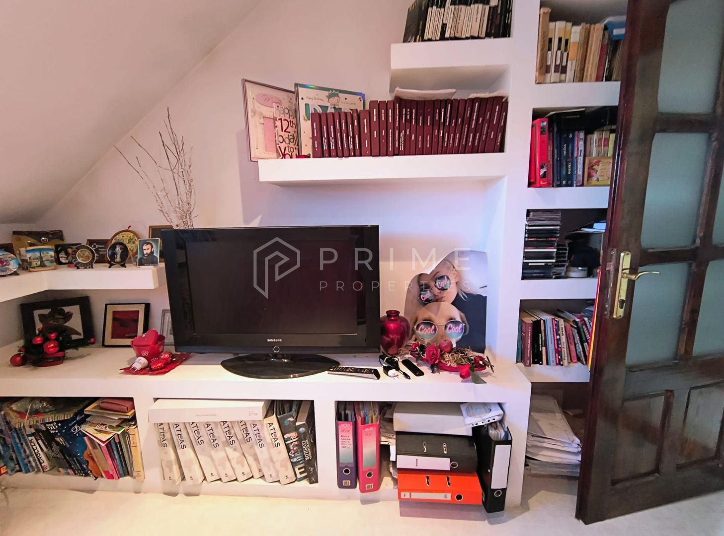 Casa perfectă pentru familie – curte, foișor cu grătar și garaj triplu - Poză 20