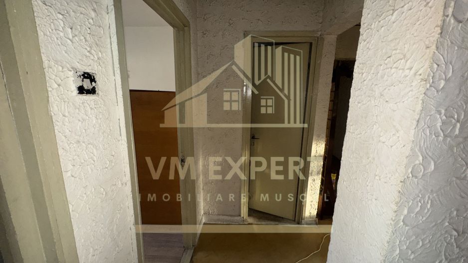 APARTAMENT 3 CAMERE ETAJ 4 VISOI CAMPULUNG - Poză 14