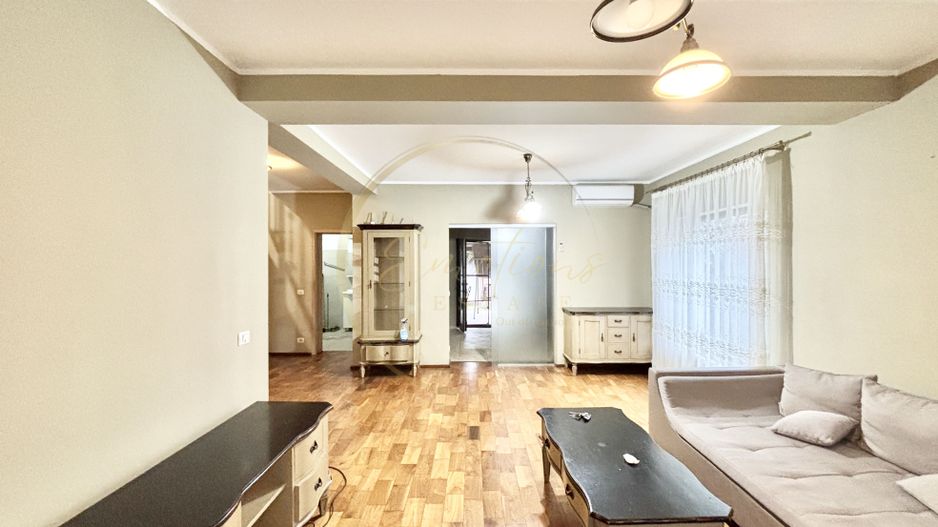 VILĂ DEOSEBITĂ ÎN CARTIERUL PLANETELOR, GIROC – ZONĂ REZIDENȚIALĂ LINIȘTITĂ - Poză 2