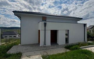 Casa individuala, 4 camere, vedere spre lac, Chinteni - Poză 3