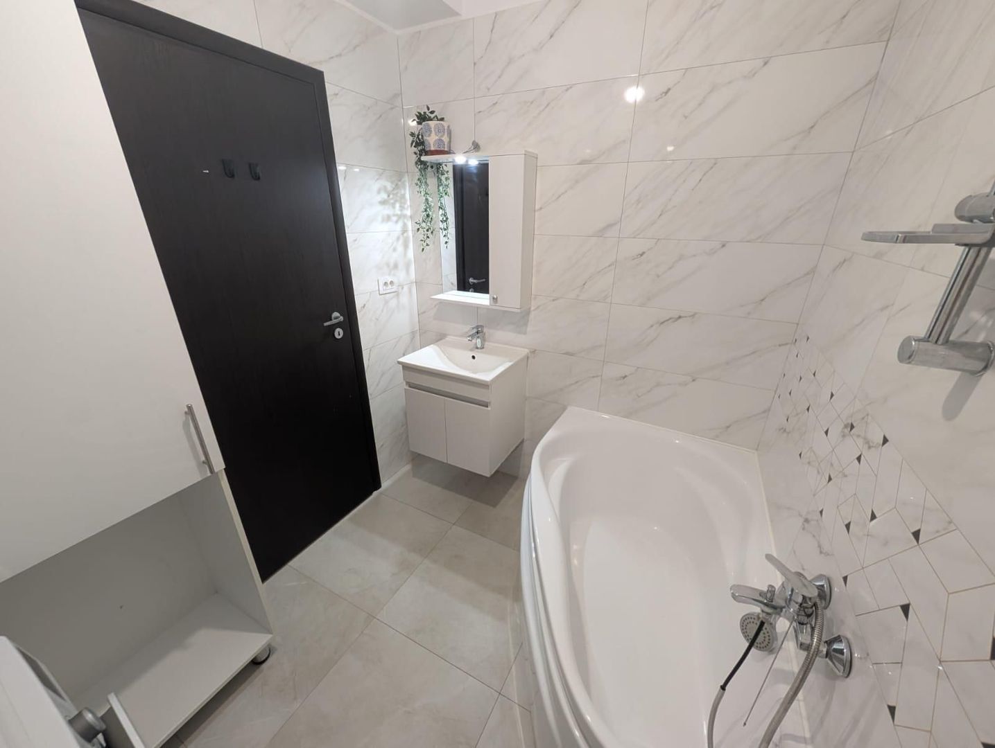 Garsonieră Modernă de Închiriat în Militari Residence - Poză 7