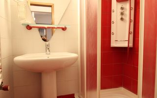 Zona Aradului, 4 camere, centrala proprie. - Poză 12