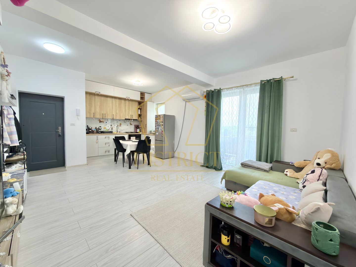 Apartament cu 2 camere mobilat si utilat la etaj intermediar in Giroc - Braytim. - Poză 1