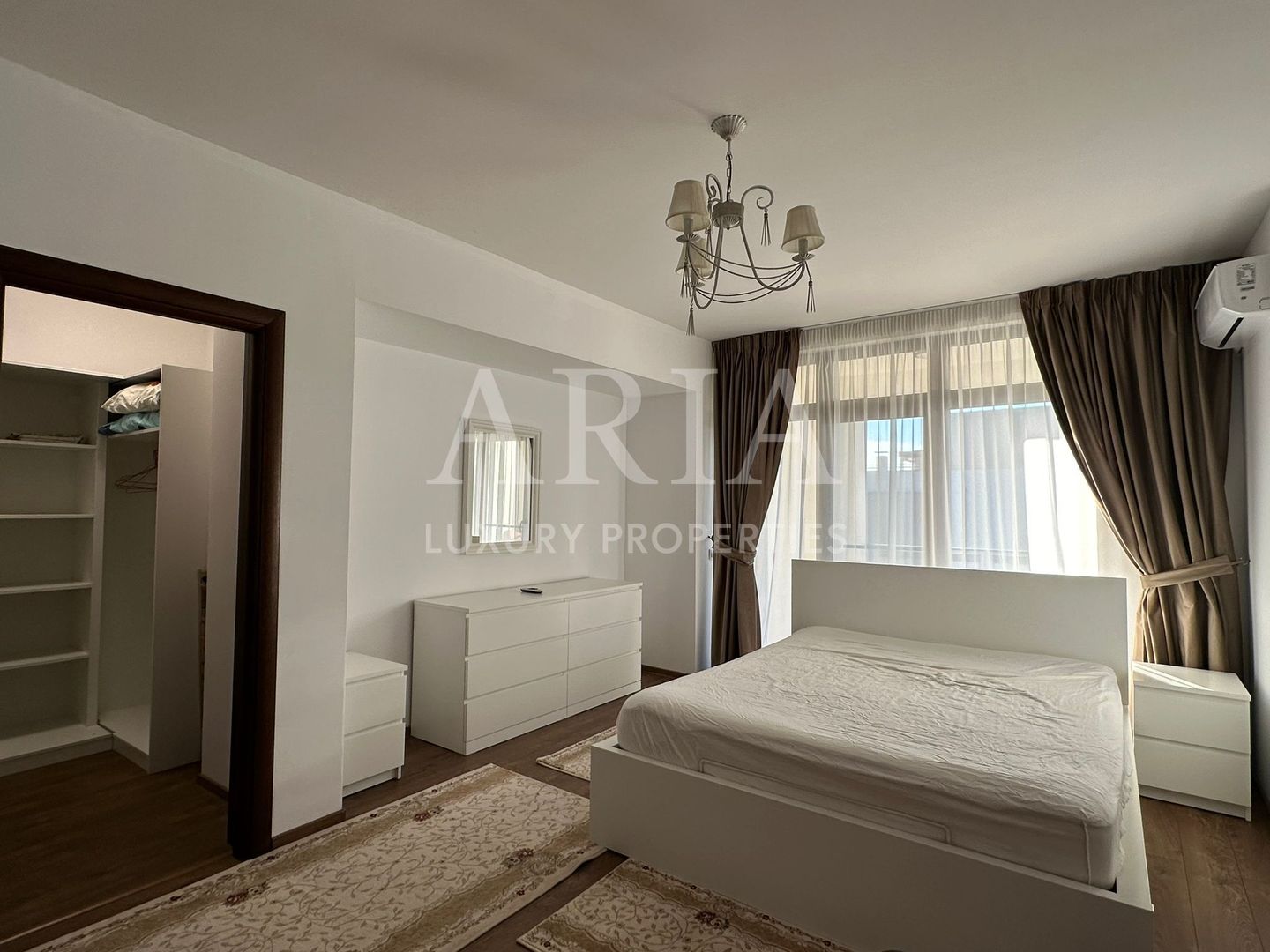 GRAND VILLA  PIPERA EROU IANCU NICOLAE - Poză 8