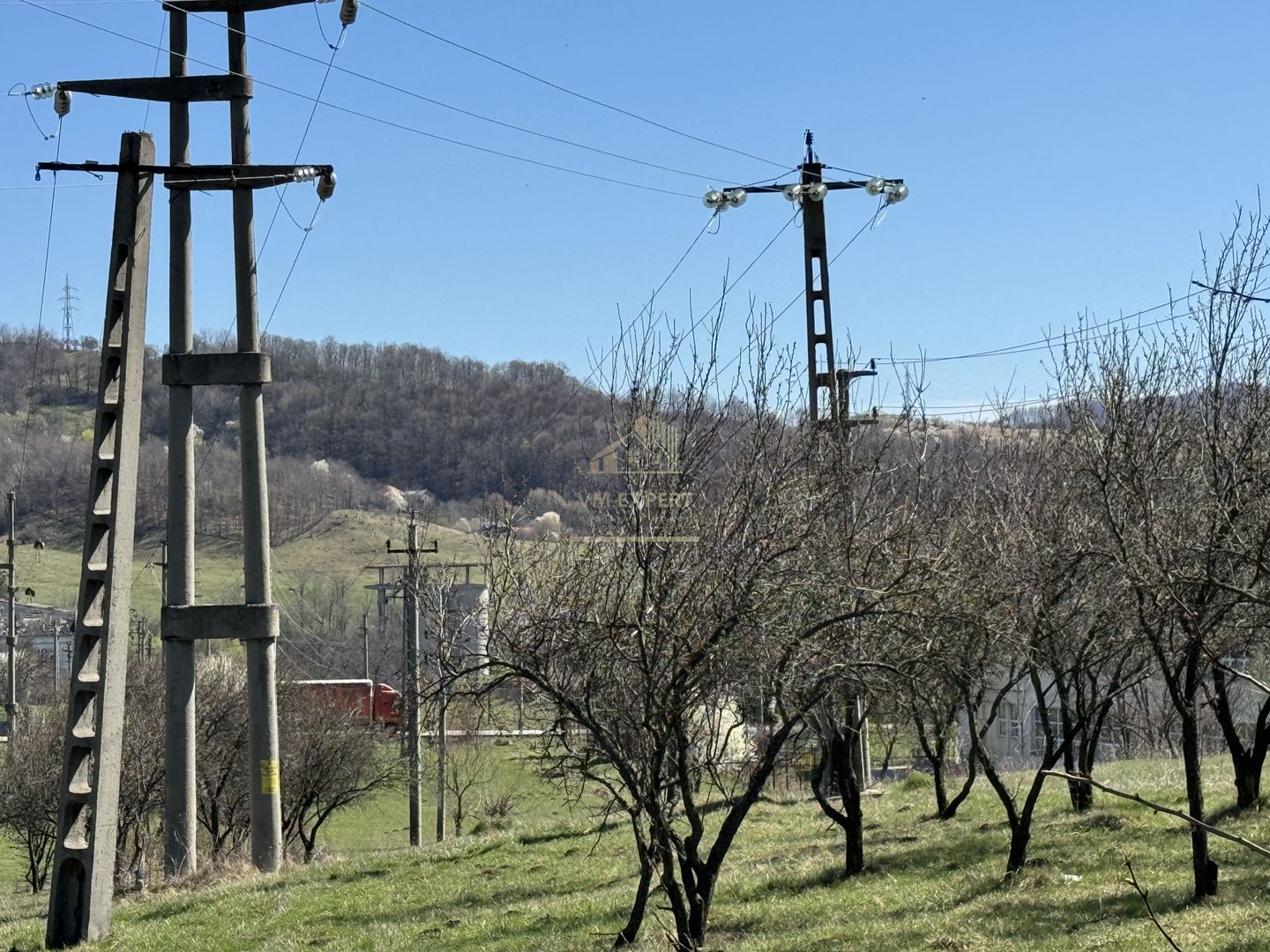 TEREN INTRAVILAN 2800MP CAMPULUNG ZONA PESCAREASA - Poză 4