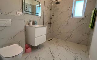Apartament Modern 3 camere-balcon-etaj 2-Pensiunea Morariu - Poză 6
