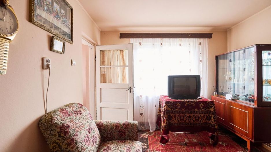 Casa individuala  Leresti la strada principala+ teren 831 mp, utilitati complete - Poză 8
