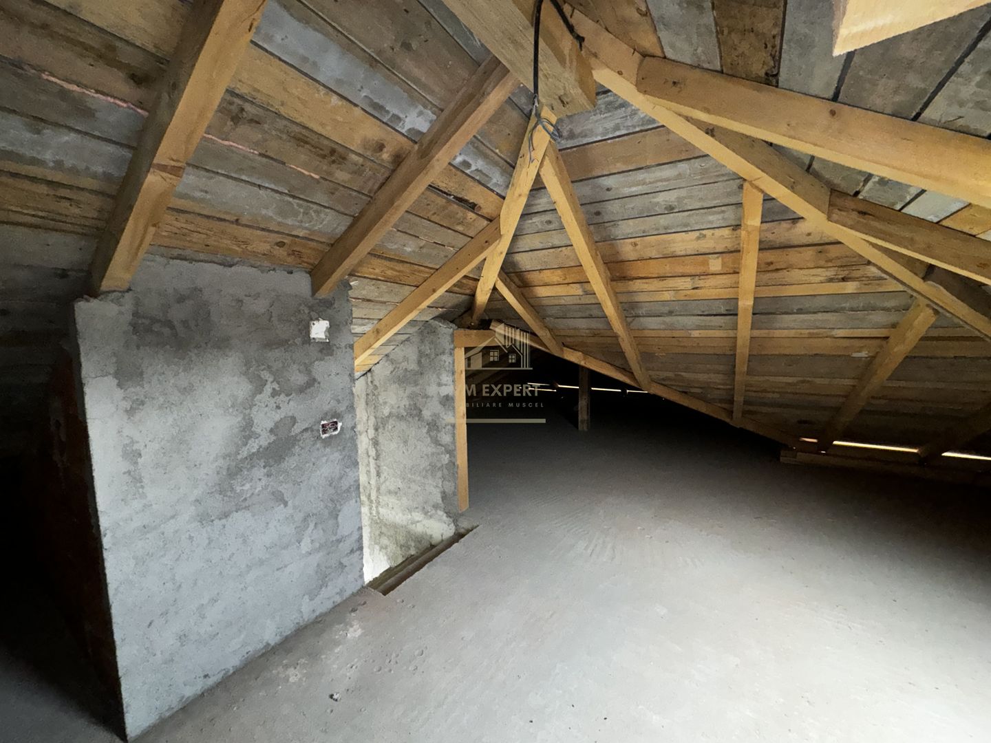 VILA 5 CAMERE, ZONA ULTRA CENTRALA, CAMPULUNG MUSCEL, TEREN 500 MP - Poză 41