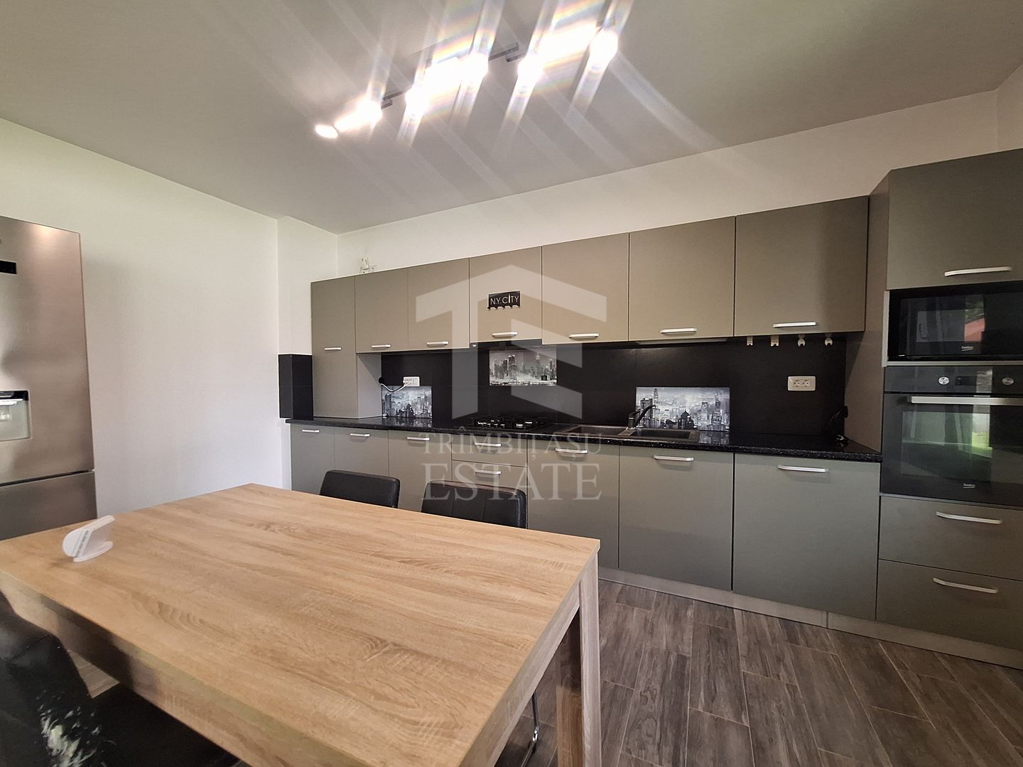 Duplex 4 cam 3 bai parcare&curte Prelungirea Ghence str. Maracineni - Poză 13