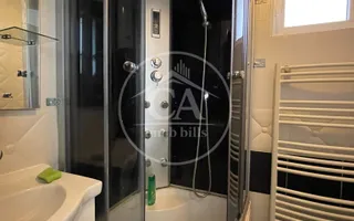 Apartament de vanzare cu 3 camere in zona Central, Oradea - Poză 11