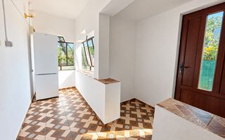 Casă cu 3 camere, anexe și livadă – Lopatnița, Șoimari - Poză 10
