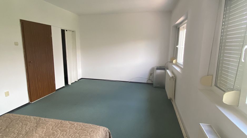 Casa de vânzare/închiriere zona Lunei - Poză 29