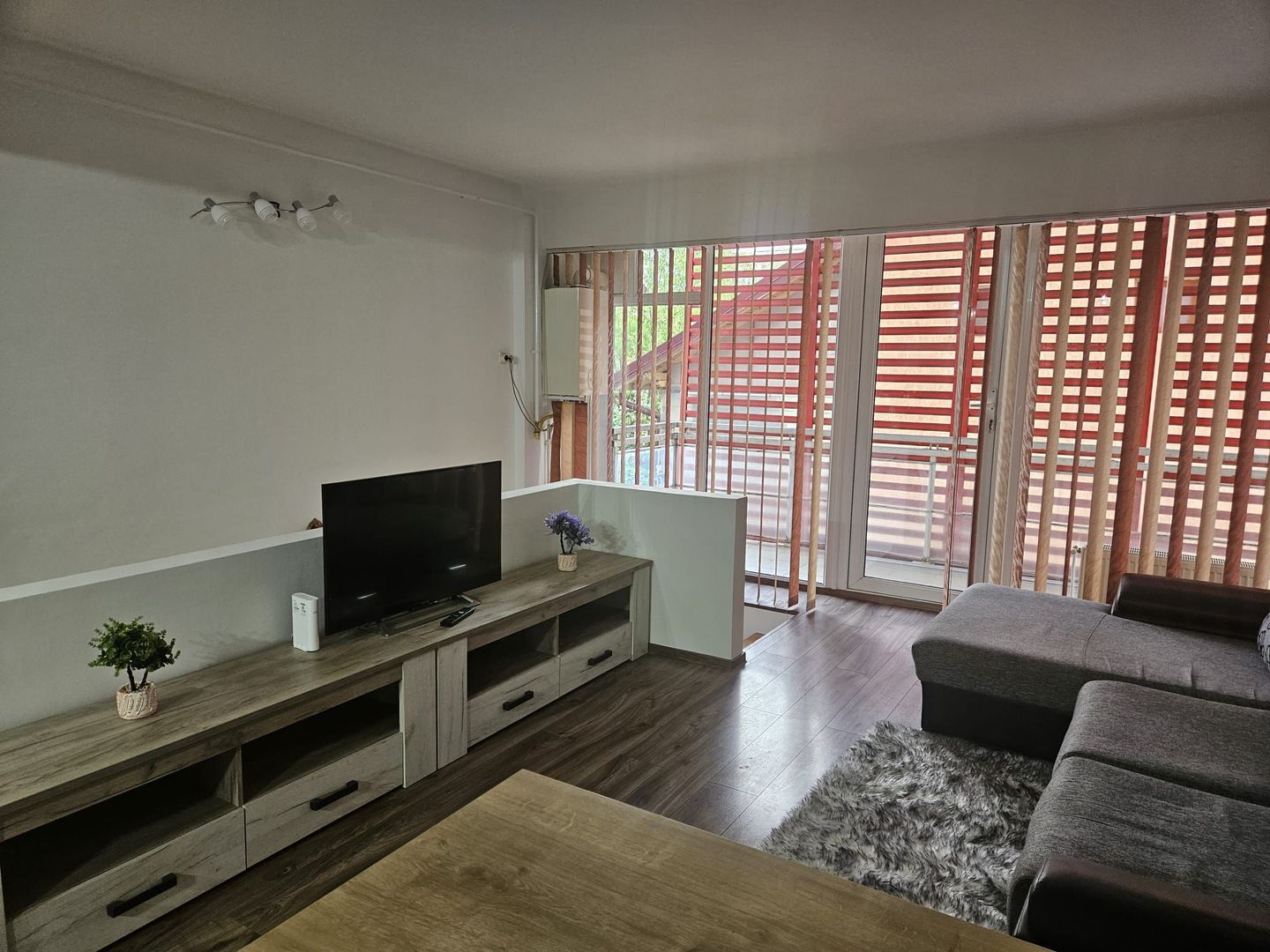 Apartament 2 camere, bloc 2010, garaj, Centru - Nord - Poză 3