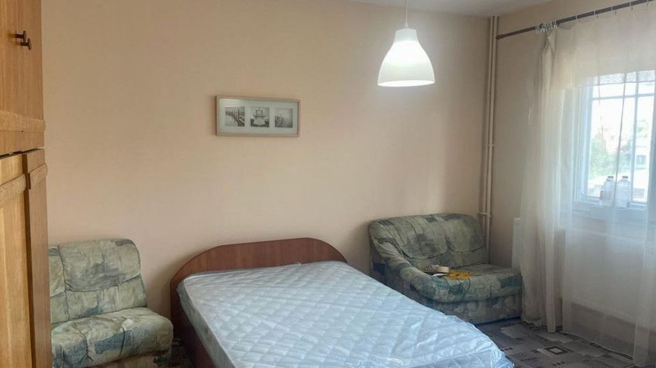 AZURA Imobiliare Pitesti - De Inchiriat Garsoniera Ultracentral - Poză 4