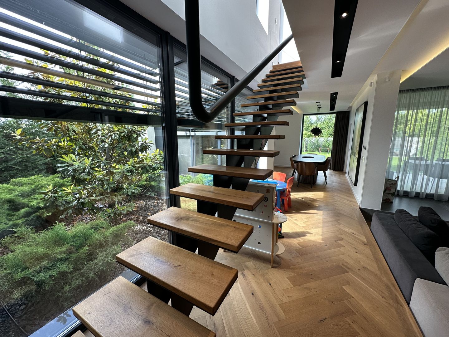 PROIECT  DEOSEBIT  IN  DUMBRAVITA - Poză 13