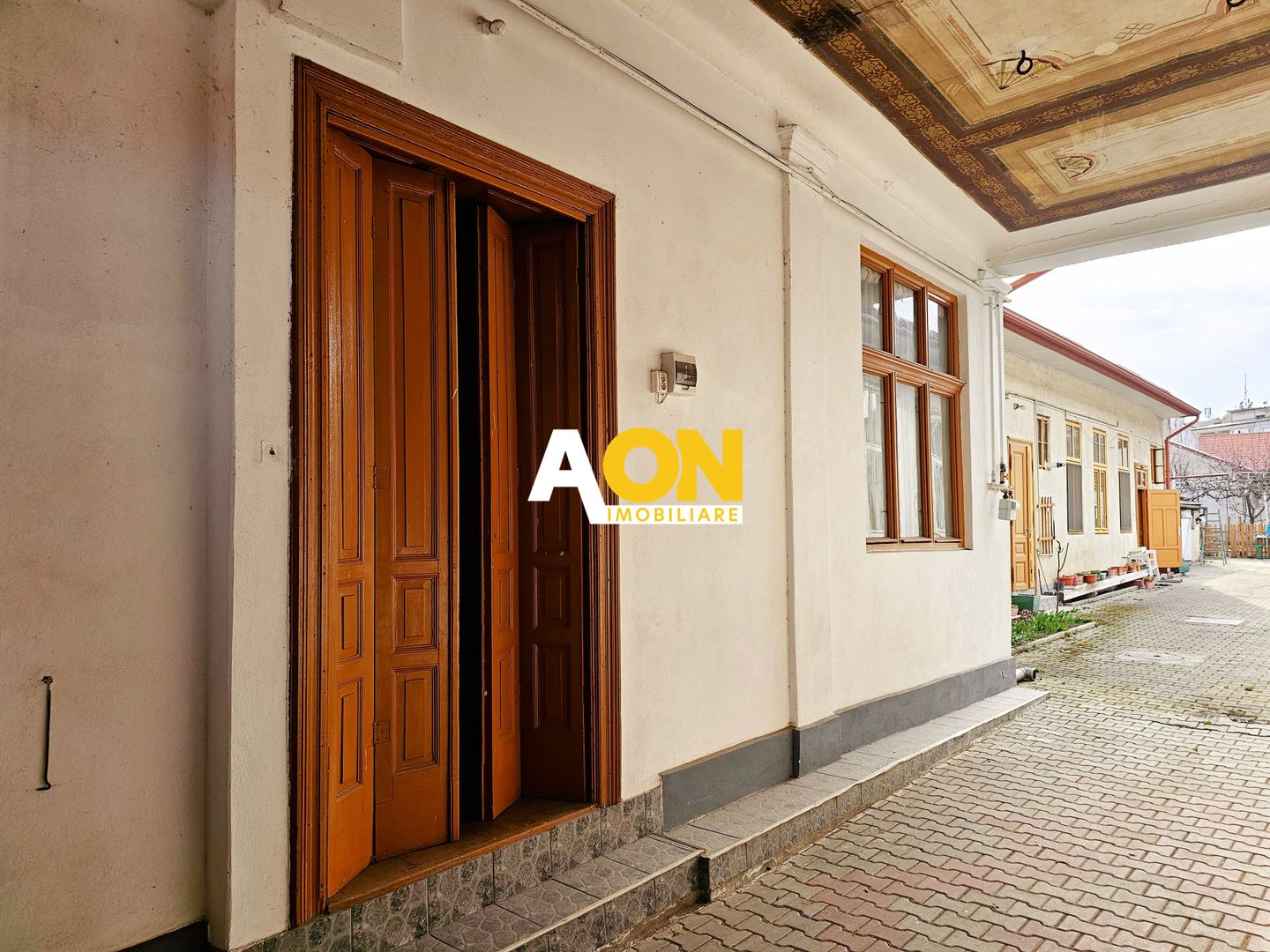 Casa 5 camere, 2 bai, 490 mp teren, Centru, pretabila pentru birouri - Poză 2