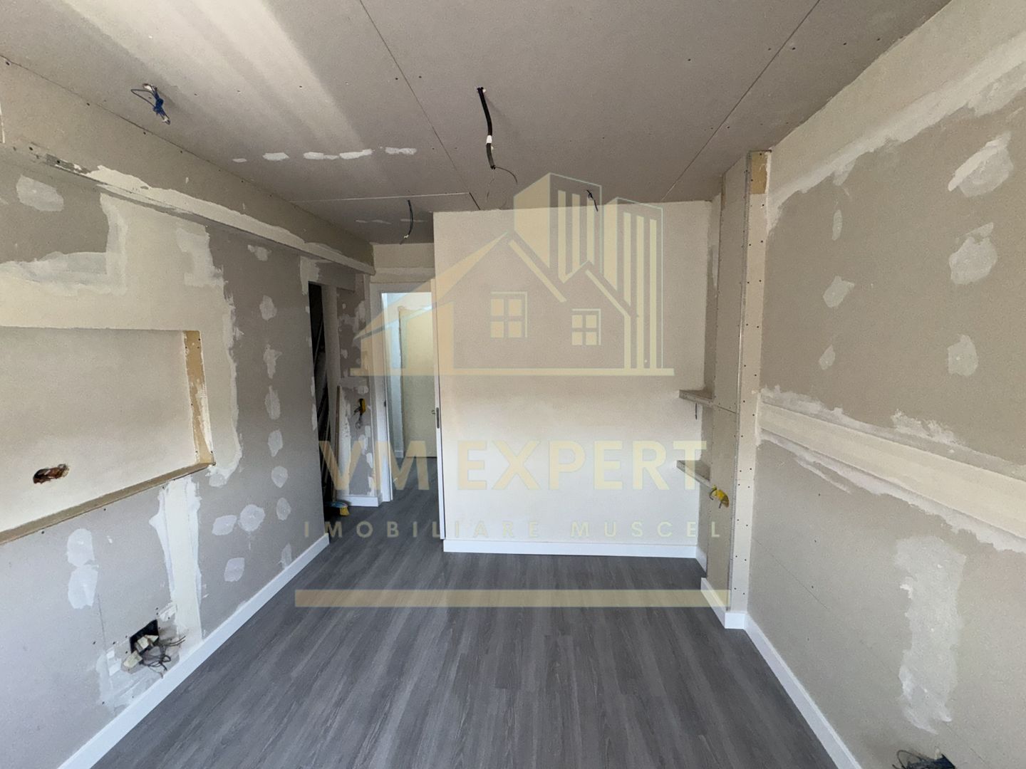 APARTAMENT 2 CAMERE CAMPULUNG, ETAJ 4, CARTIER VISOI - Poză 8